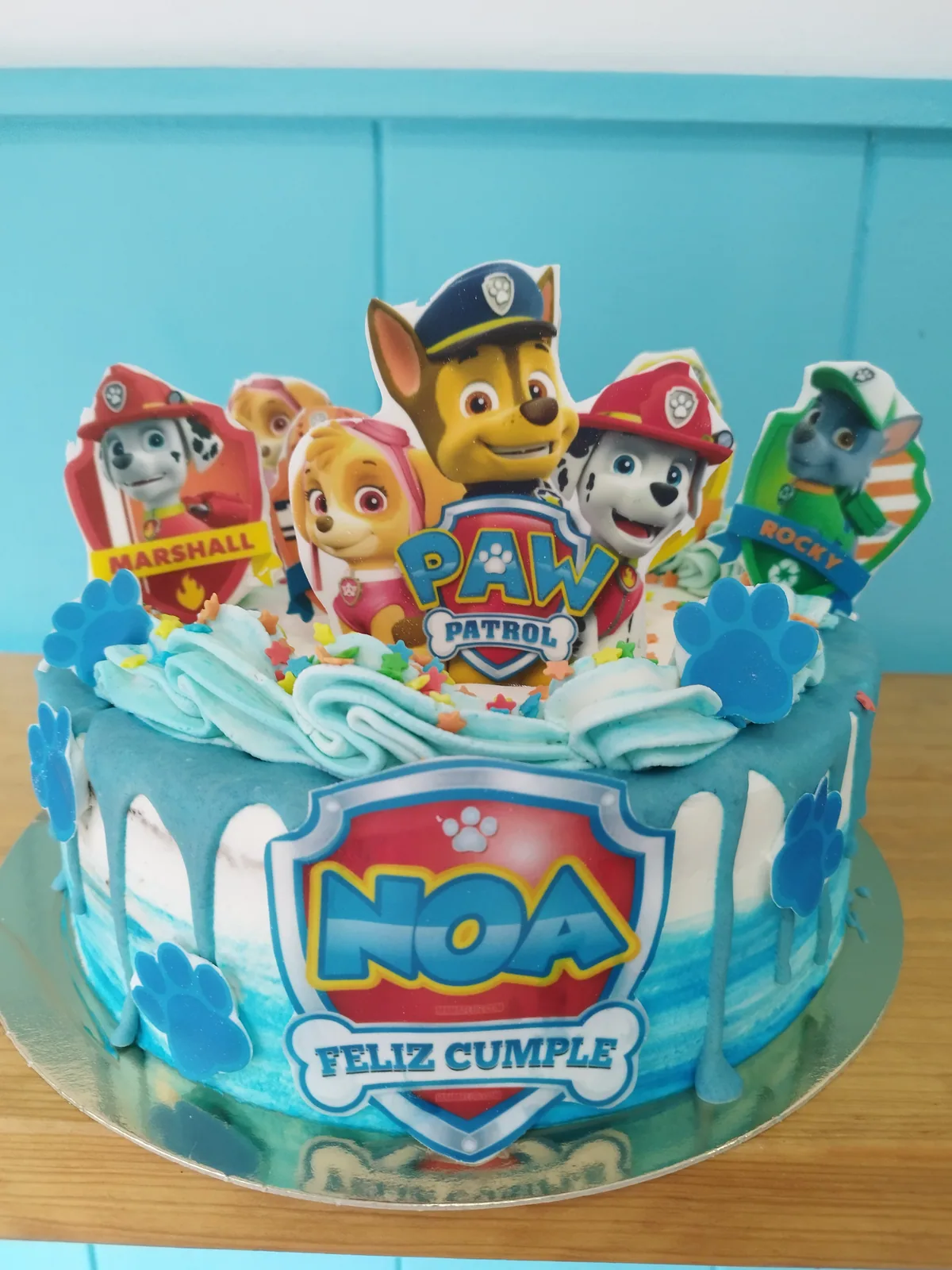Tarta de la Patrulla Canina con la torre de vigilancia y los personajes